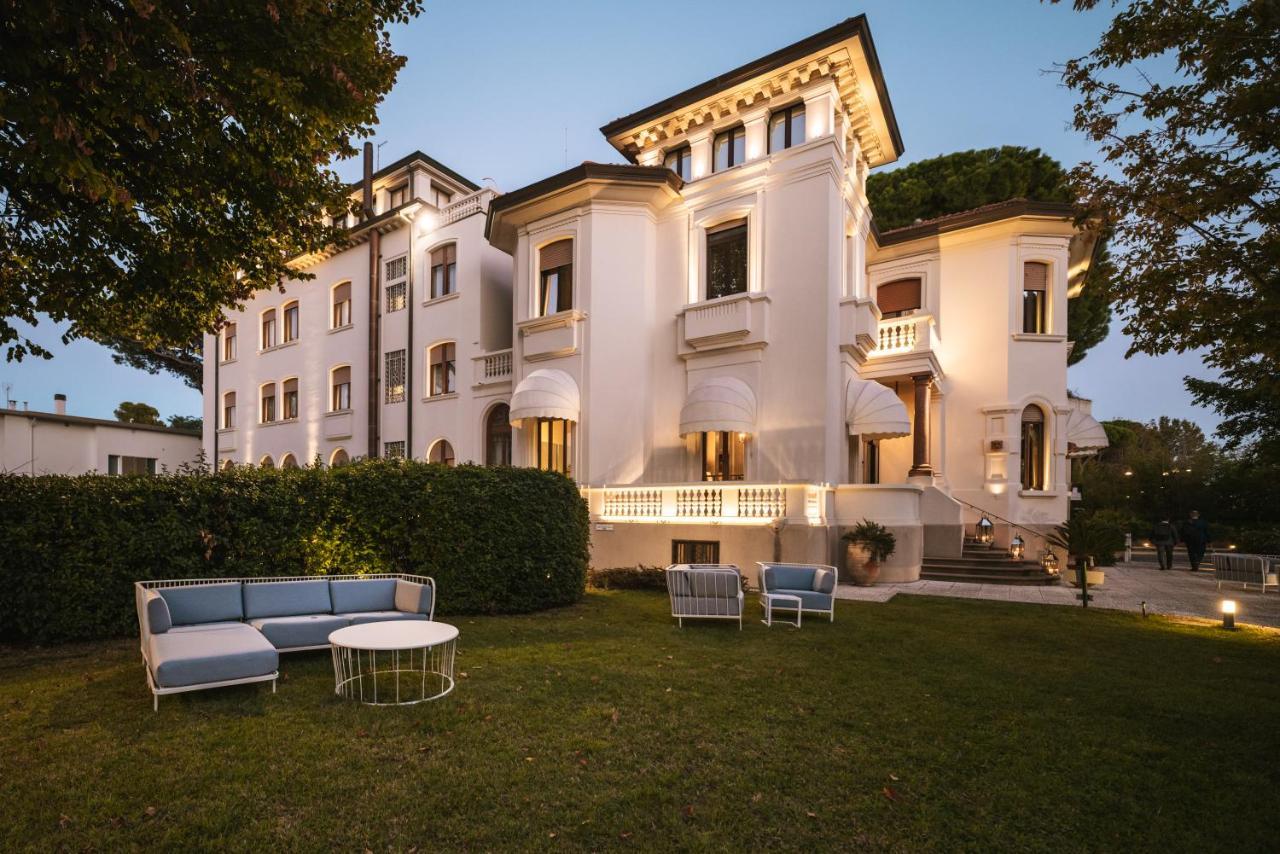 Hotel De La Ville Riccione Luaran gambar