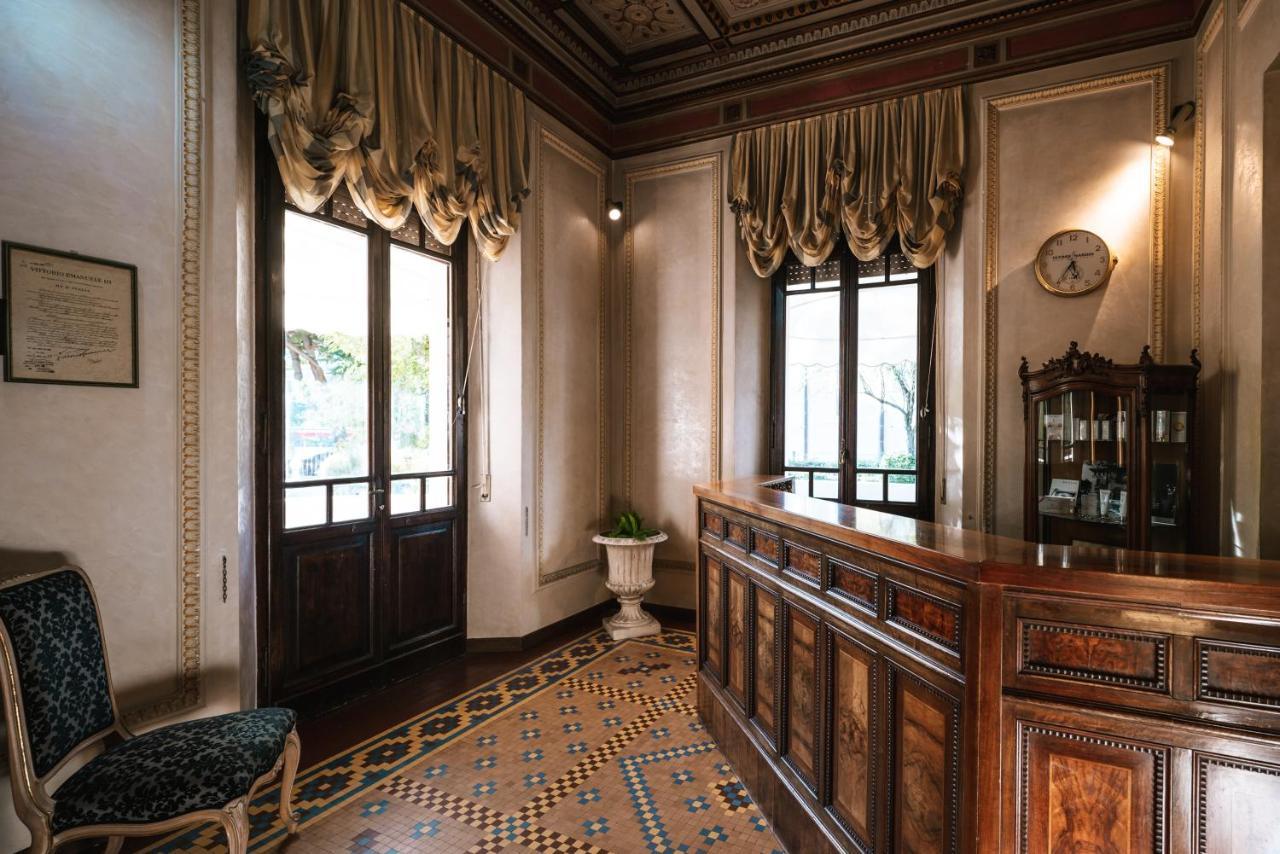 Hotel De La Ville Riccione Luaran gambar
