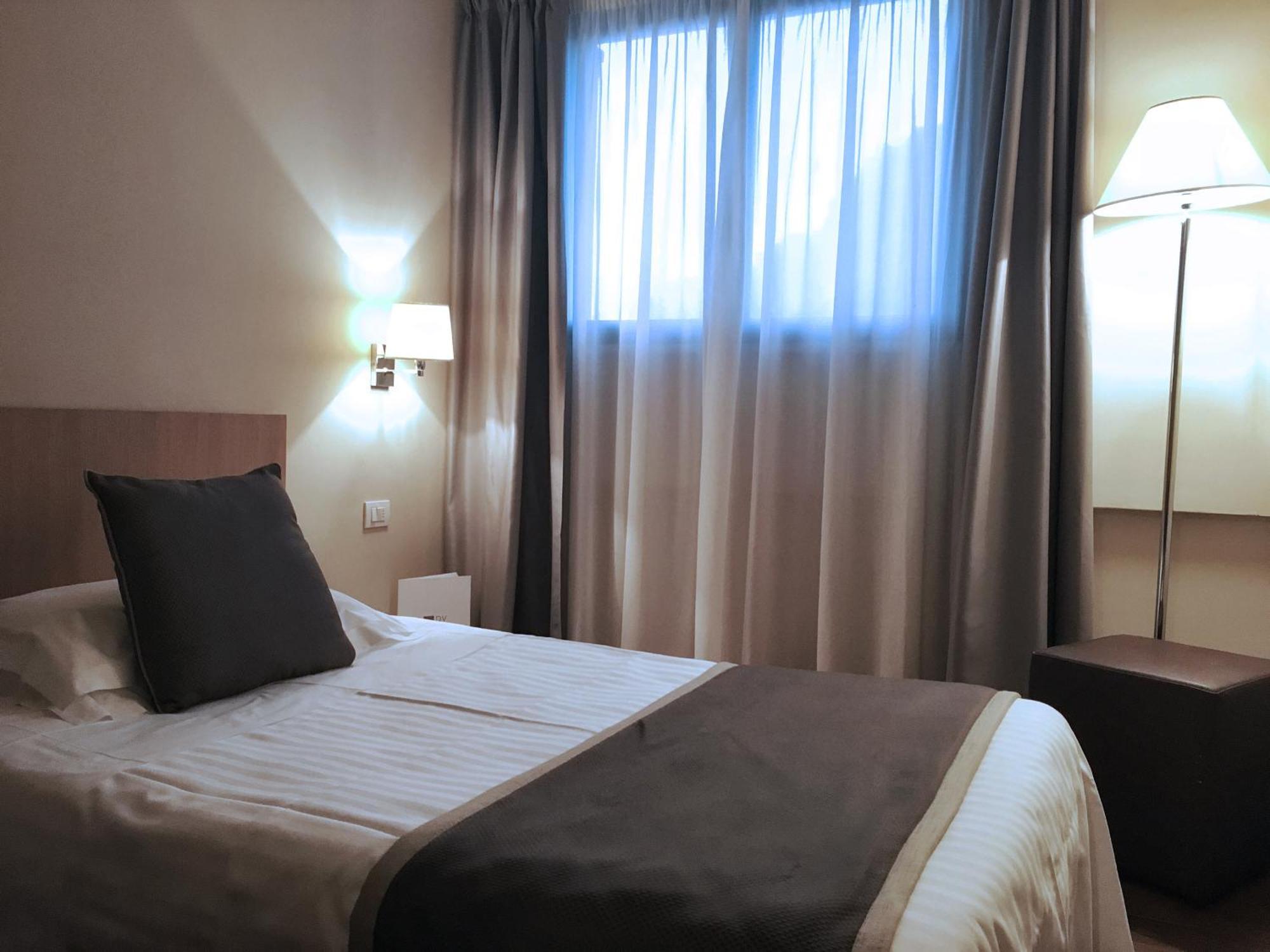 Hotel De La Ville Riccione Bilik gambar