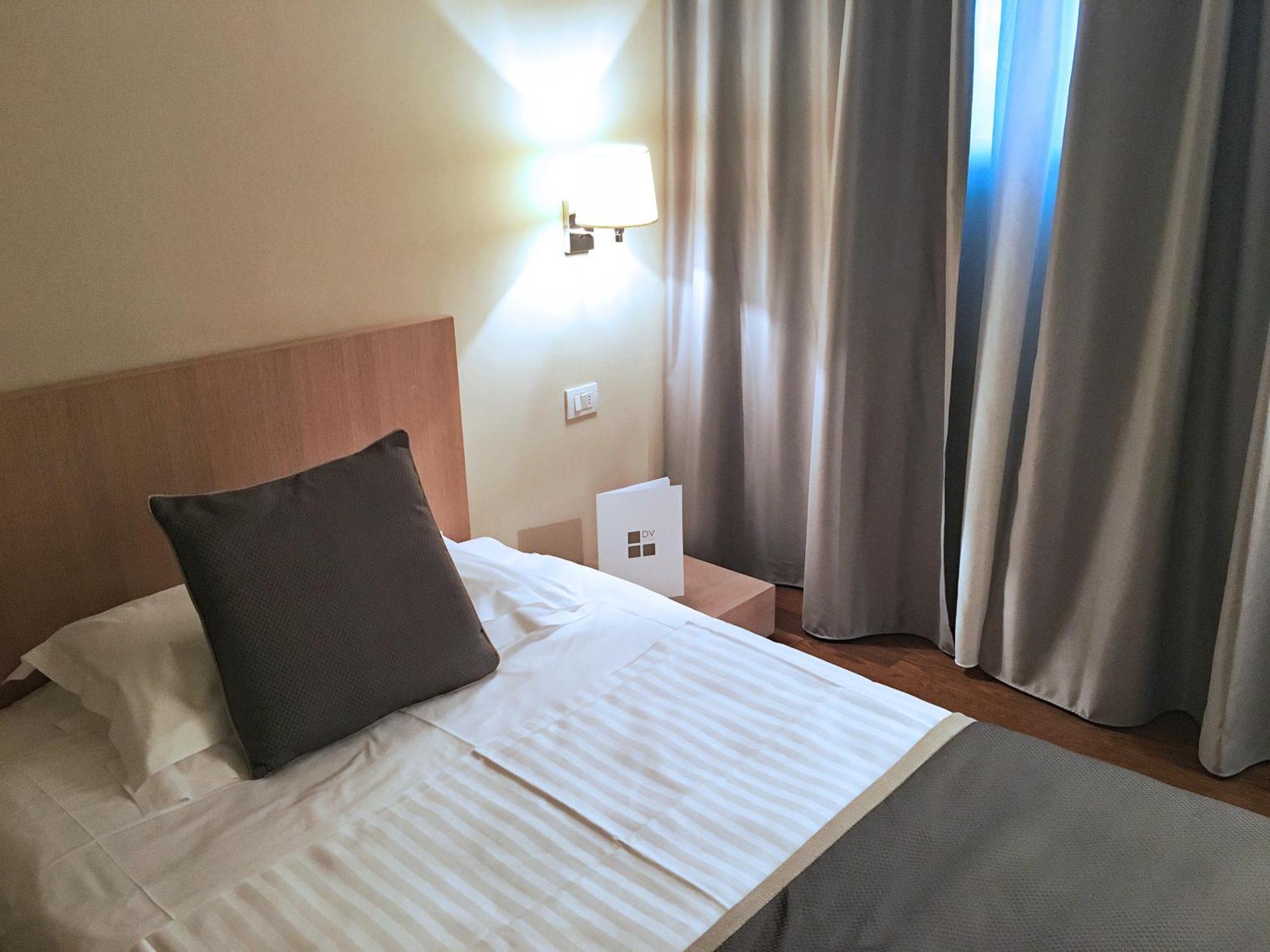 Hotel De La Ville Riccione Bilik gambar