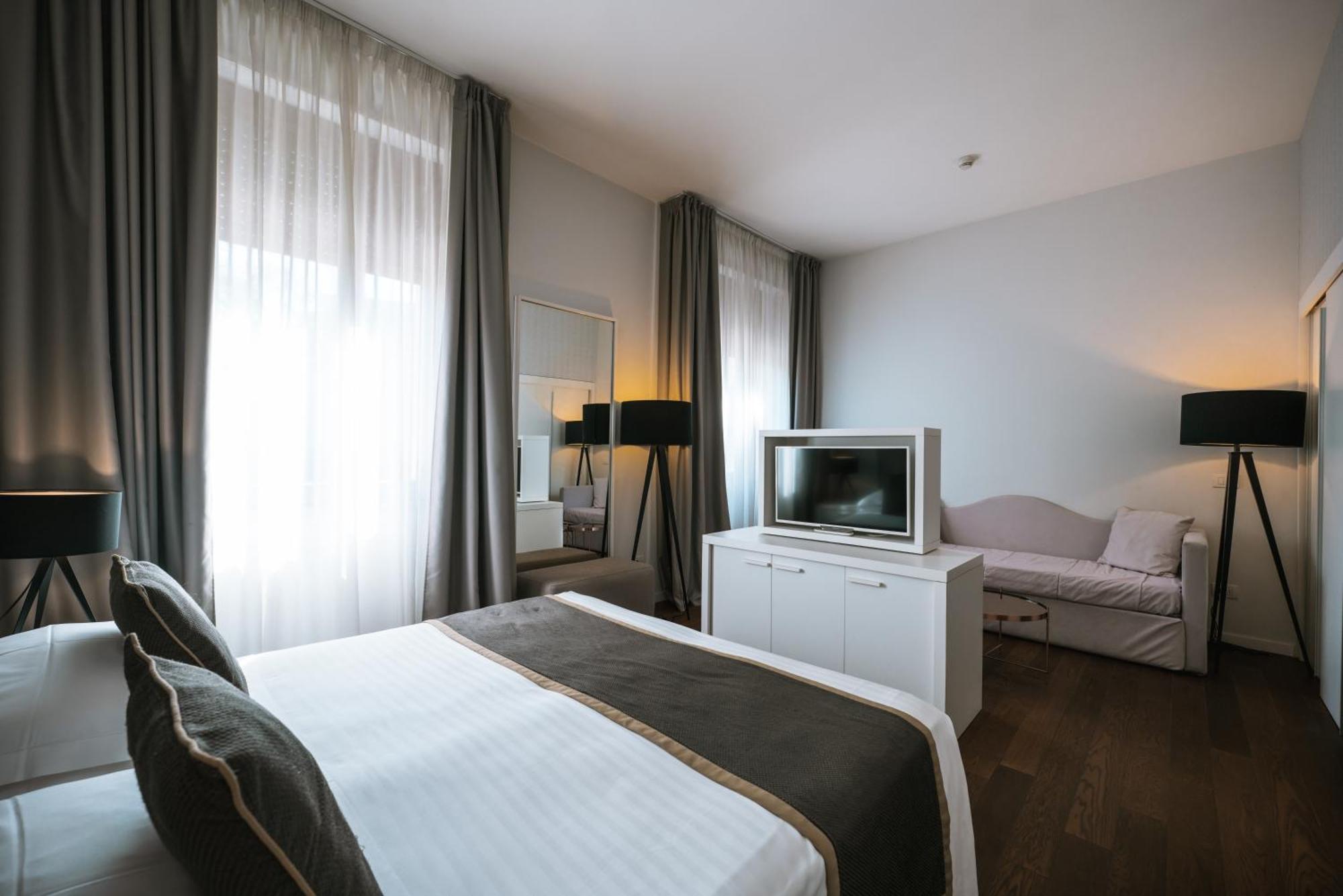 Hotel De La Ville Riccione Luaran gambar