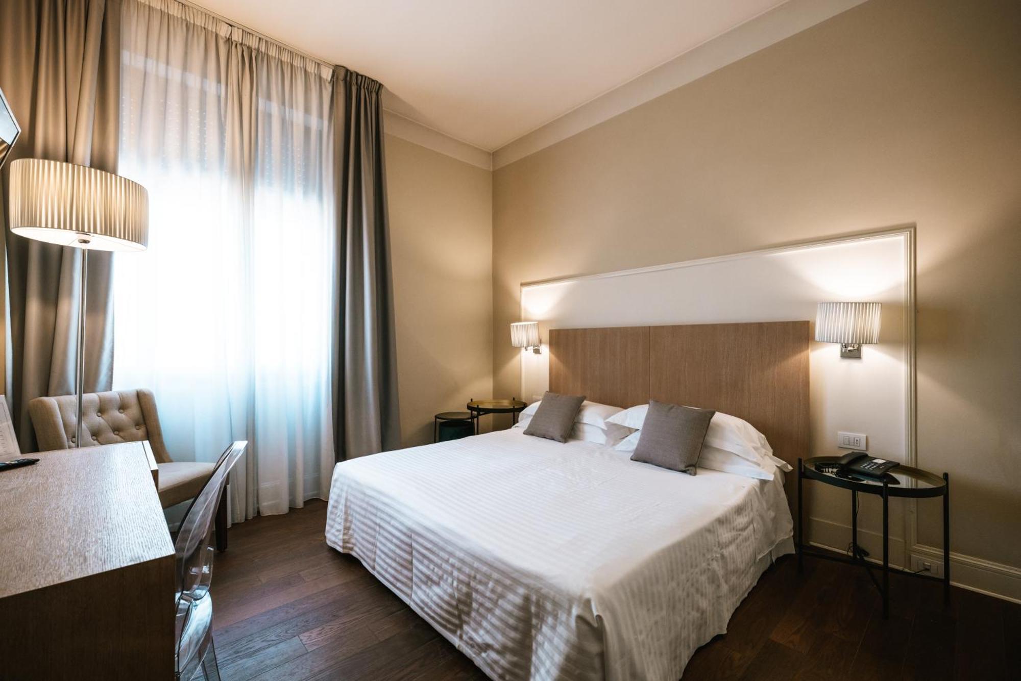 Hotel De La Ville Riccione Luaran gambar